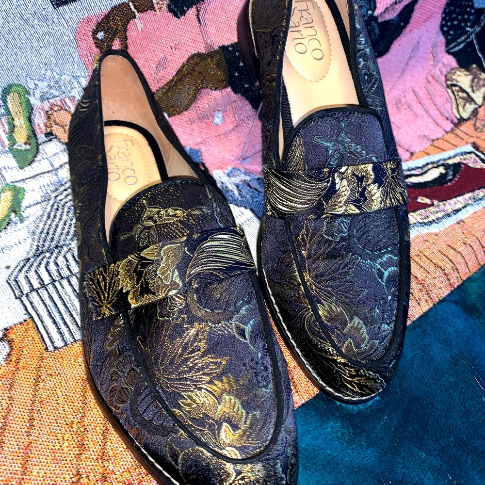 Flats, Excellent Condition, Never Worn - image 1